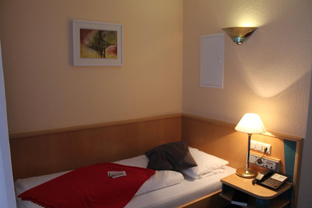 Mühlhausen Hotel An Der Stadtmauer חדר תמונה