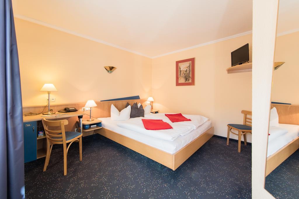 Mühlhausen Hotel An Der Stadtmauer מראה חיצוני תמונה